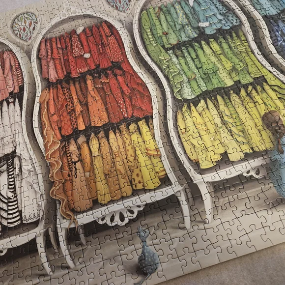 Ravensburg HTF Fantastic Fashionista 1000 Piece Puzzle - Picture 4 of 6